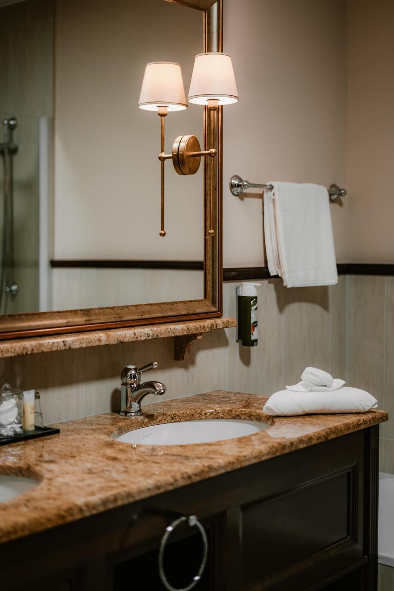 Superior Suite Mountain View